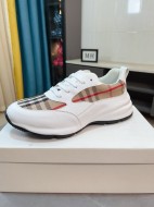 入手困難品！2026 バーバリー 新作 スニーカー 偽物