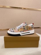 一目惚れ♪ 2026 バーバリー 新作 スニーカー コピー