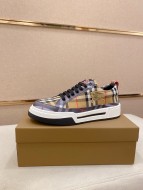 お洒落 2026 バーバリー 新作 スニーカー 偽物