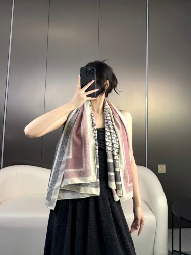 世界中で大人気♪  2026 ロエベ 新作 マフラー ウール 偽物