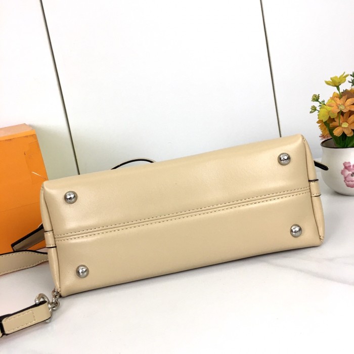 注目度抜群！ルイヴィトン レディース ショルダーバッグ 偽物 M12888