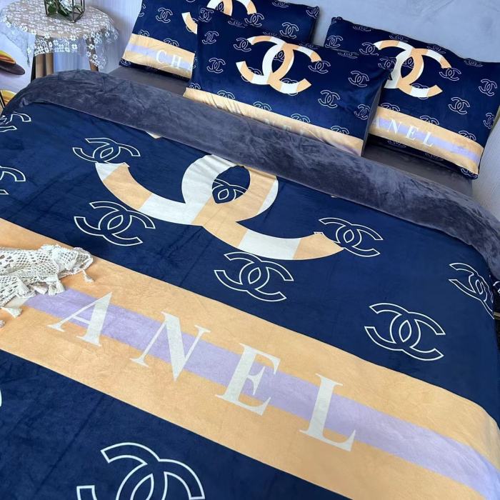 注目アイテム♡ シャネル 2026新作 掛け布団カバーセット4点 ダブルサイズ/キングサイズベッド クリスタルベルベットベッドカバー 新居寝具用品