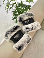 目を惹くカラー 2026 プラダ 新作 手袋 レディース 偽物