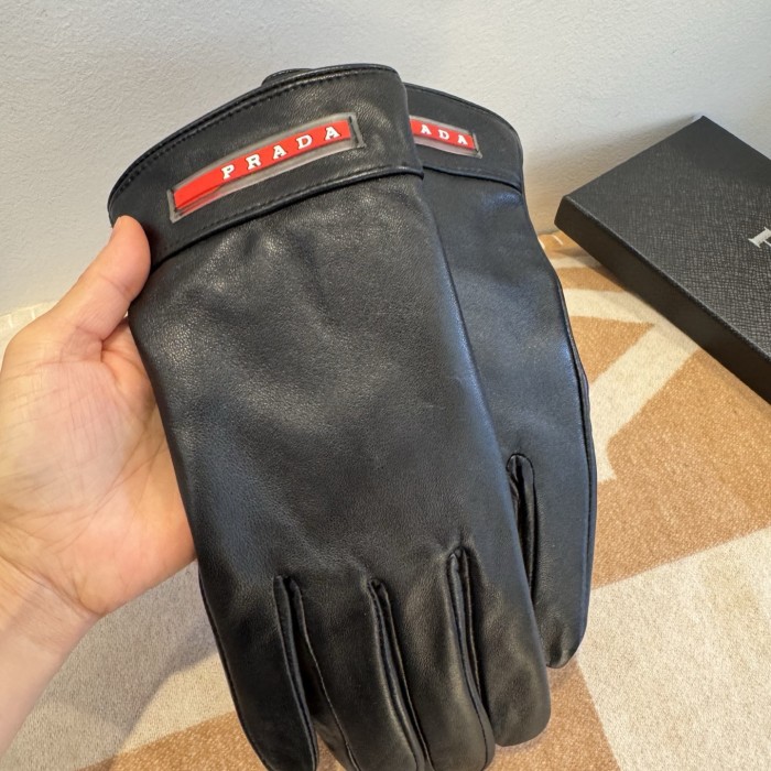 日本未入荷 2026 プラダ 新作 手袋 メンズ スーパーコピー