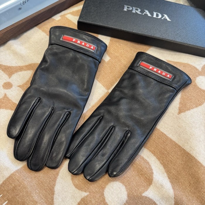 日本未入荷 2026 プラダ 新作 手袋 メンズ スーパーコピー