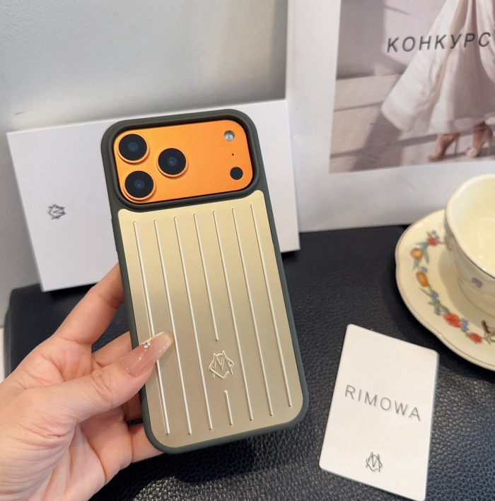 希少♪限定 2026 リモワ 新作 iPhone ケース 全機種 販売 偽物