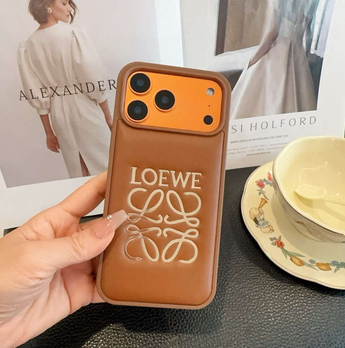 定番人気！2026 ロエベ 新作 iPhone ケース 全機種 販売 スーパーコピー