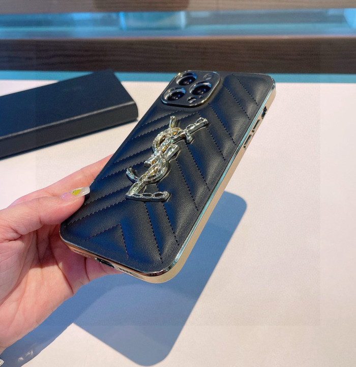 注目度抜群！2026 サンローラン 新作 iPhone ケース 全機種 販売 偽物