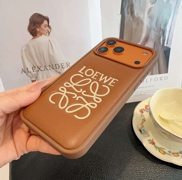 定番人気！2026 ロエベ 新作 iPhone ケース 全機種 販売 スーパーコピー