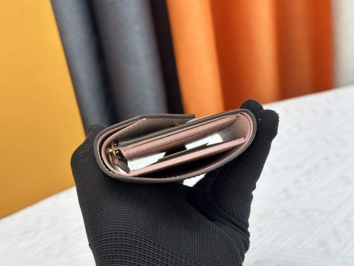 日本未入荷 ルイヴィトン レディース 折り財布 偽物 M41938