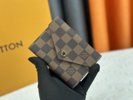 入手困難！ルイヴィトン レディース 折り財布 偽物 M41938