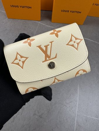 注目度抜群！ルイヴィトン レディース 折り財布 コピー M60688