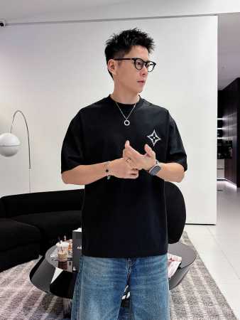 激安価格！2026 ルイヴィトン 新作 半袖Tシャツ スーパーコピー