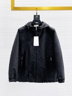 定番人気！2026 グッチ 新作 ジャケット 偽物