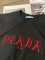 日本未入荷 2026 プラダ 新作 半袖Tシャツ 偽物