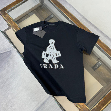 完売必至 2026 プラダ 新作 半袖Tシャツ コピー