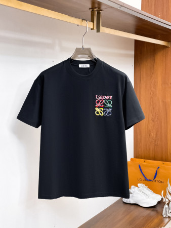 日本未入荷  2026 ロエベ 新作 半袖Tシャツ 偽物