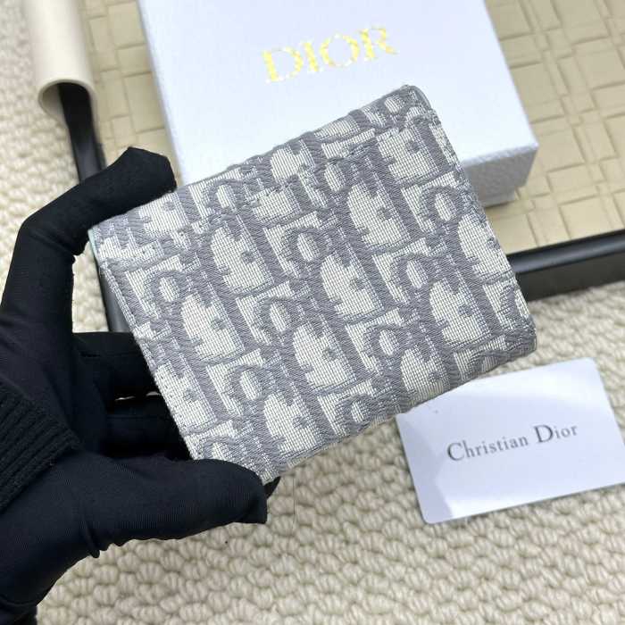 絶対欲しい！ディオール 男女兼用 折り財布 コピー S5652