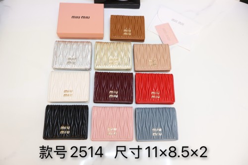 おすすめ  ミュウミュウ レディース 折り財布 偽物   10色 2514