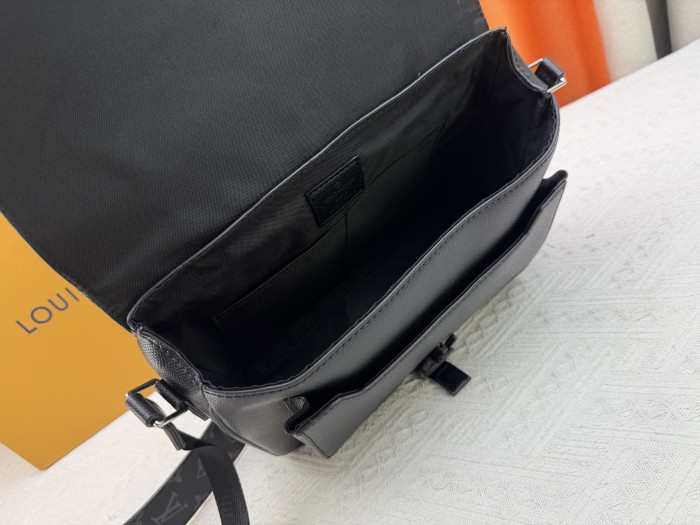 高品質 ルイヴィトン メンズ ショルダーバッグ 偽物 M30746