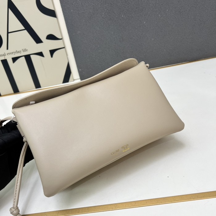 累積売上総額第１位！セリーヌ レディース ショルダーバッグ コピー 1W1803