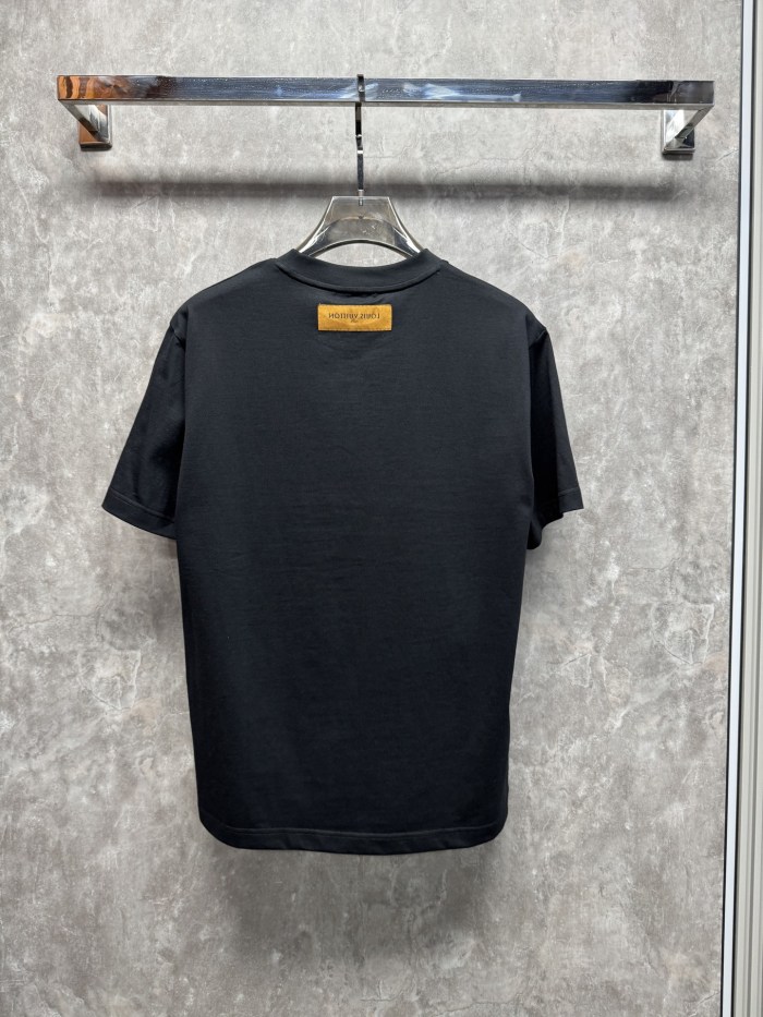 世界中で大人気♪ 2026 ルイヴィトン 新作 半袖Tシャツ コピー