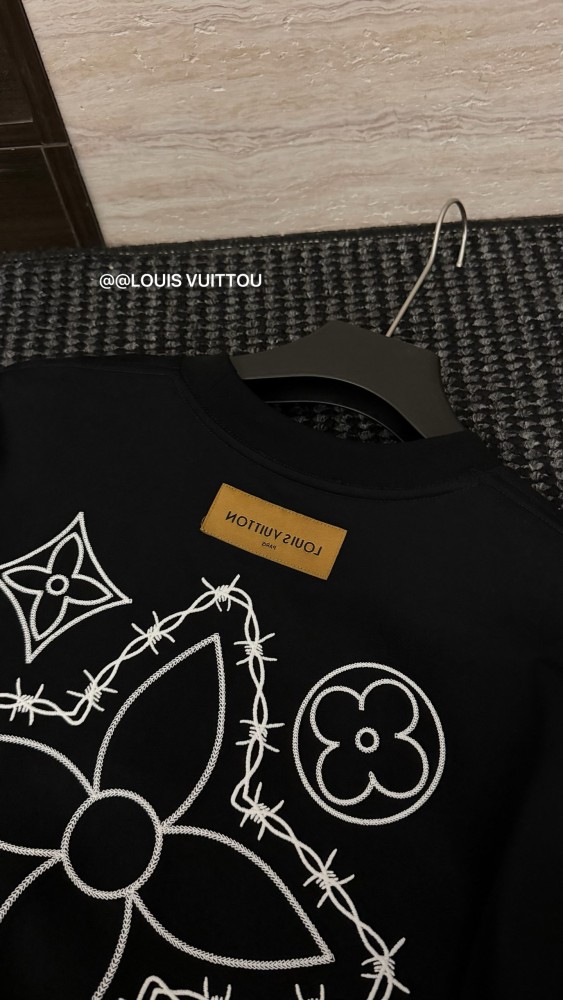 高品質♪♪♪ 2026 ルイヴィトン 新作 半袖Tシャツ 偽物
