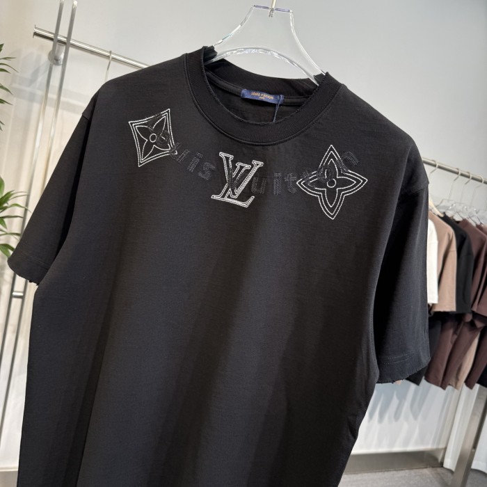 日本未入荷 2026 ルイヴィトン 新作 半袖Tシャツ 偽物