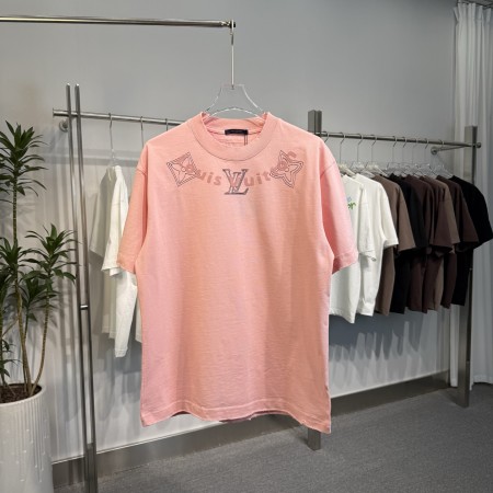 注目アイテム♡ 2026 ルイヴィトン 新作 半袖Tシャツ スーパーコピー