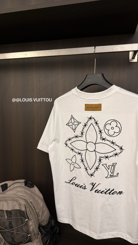 《人気★》2026 ルイヴィトン 新作 半袖Tシャツ コピー