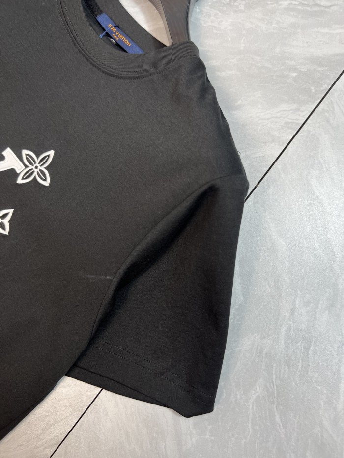 お洒落 2026 ルイヴィトン 新作 半袖Tシャツ スーパーコピー
