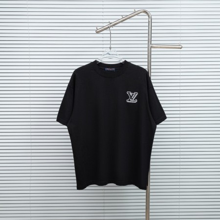 入手困難品！2026 ルイヴィトン 新作 半袖Tシャツ 偽物