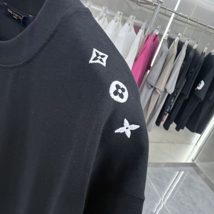 希少♪限定 2026 ルイヴィトン 新作 半袖Tシャツ 偽物