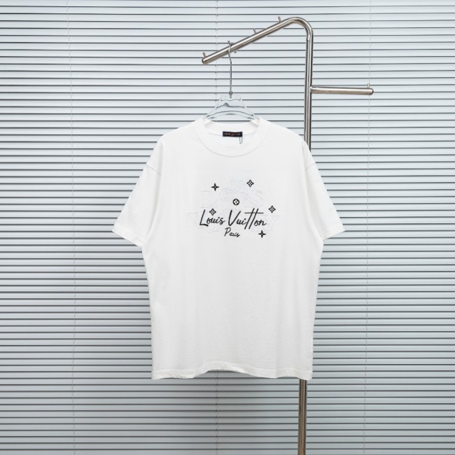 注目アイテム♡ 2026 ルイヴィトン 新作 半袖Tシャツ スーパーコピー