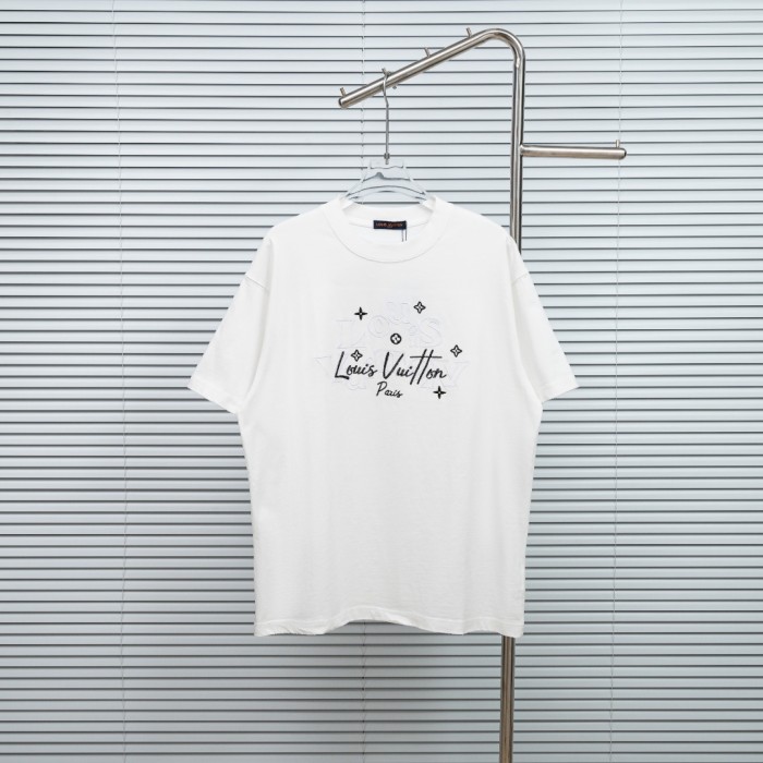 注目アイテム♡ 2026 ルイヴィトン 新作 半袖Tシャツ スーパーコピー