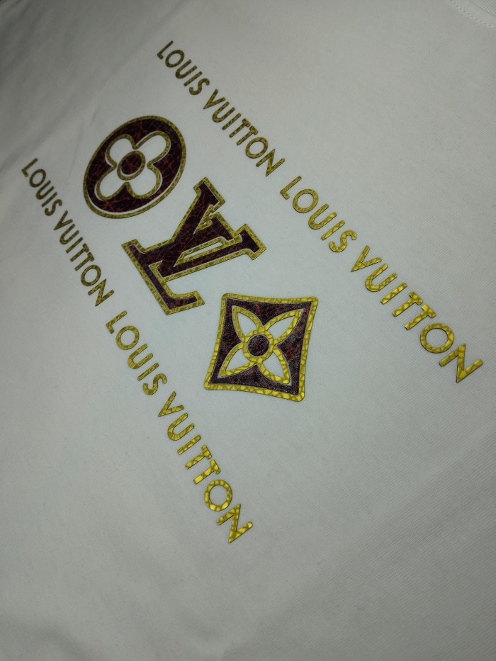 【使い勝手抜群】2026 ルイヴィトン 新作 半袖Tシャツ 偽物