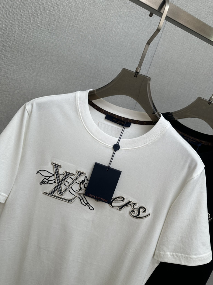 すぐ届く 2026 ルイヴィトン 新作 半袖Tシャツ コピー