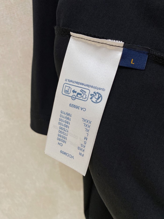 【即発】★ 2026 ルイヴィトン 新作 半袖Tシャツ 偽物