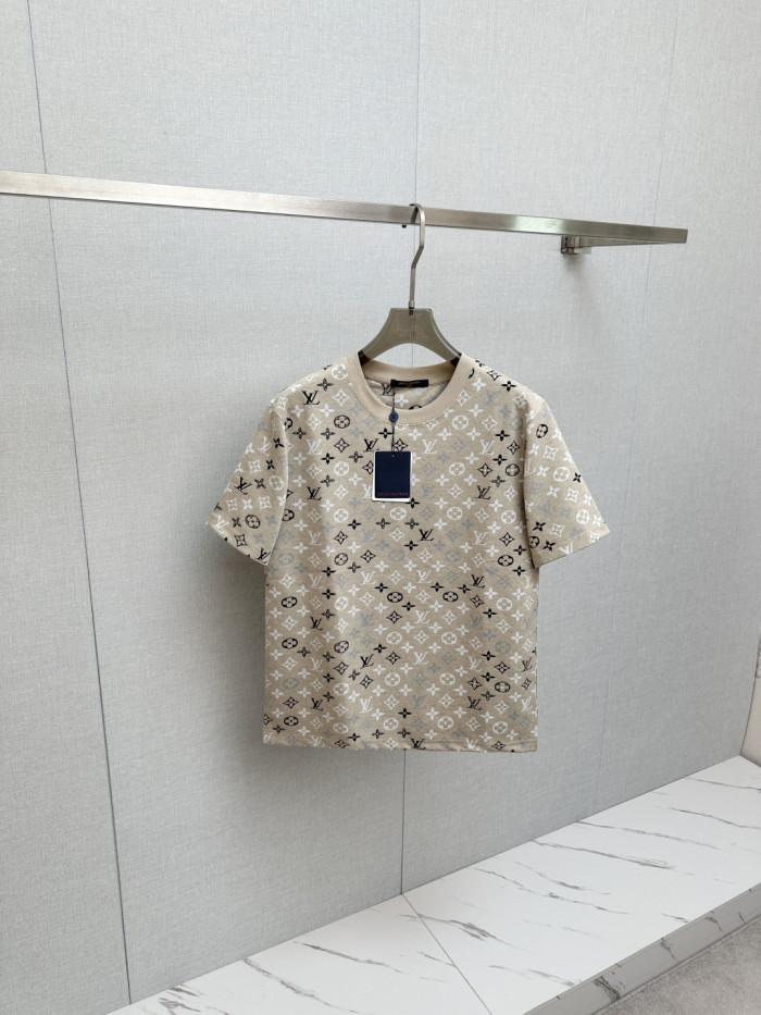 絶対欲しい！2026 ルイヴィトン 新作 半袖Tシャツ コピー