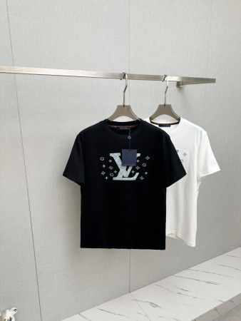 超希少！2026 ルイヴィトン 新作 半袖Tシャツ コピー