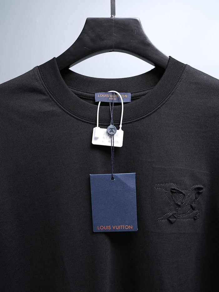 高品質 2026 ルイヴィトン 新作 半袖Tシャツ スーパーコピー