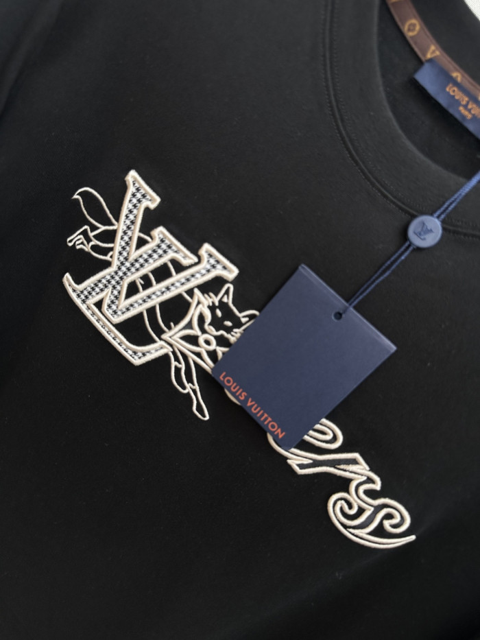 完売必至 2026 ルイヴィトン 新作 半袖Tシャツ 偽物