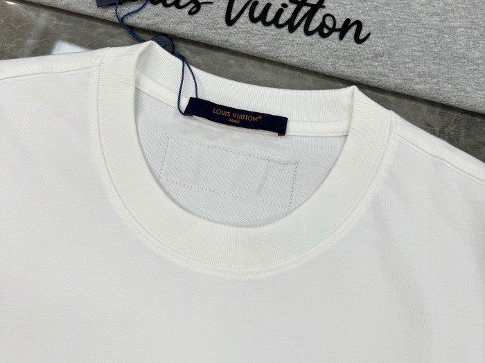 日本未入荷 2026 ルイヴィトン 新作 半袖Tシャツ コピー