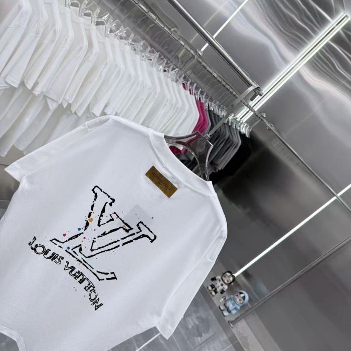 送料込 2026 ルイヴィトン 新作 半袖Tシャツ コピー