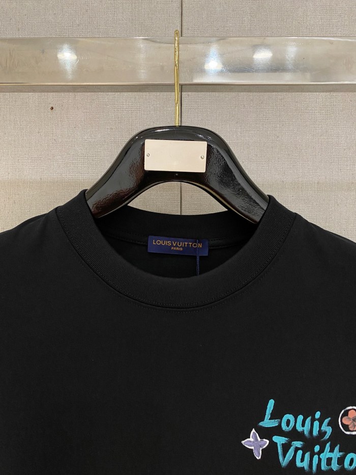 絶対欲しい！2026 ルイヴィトン 新作 半袖Tシャツ 偽物