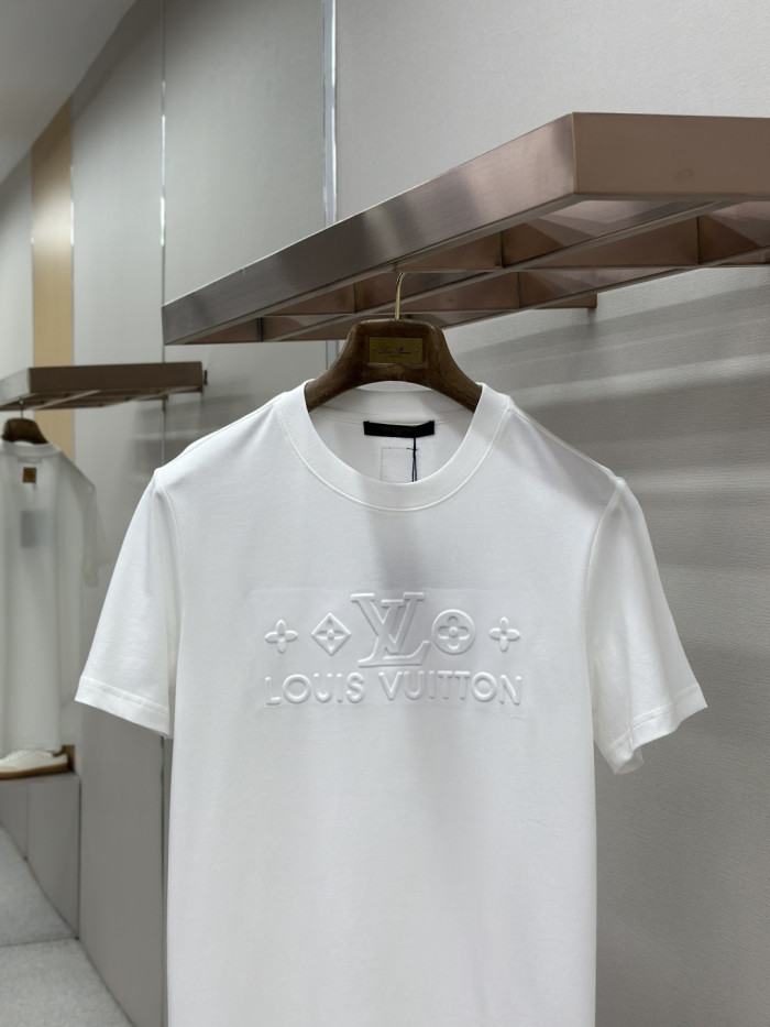 使い勝手良し 2026 ルイヴィトン 新作 半袖Tシャツ コピー