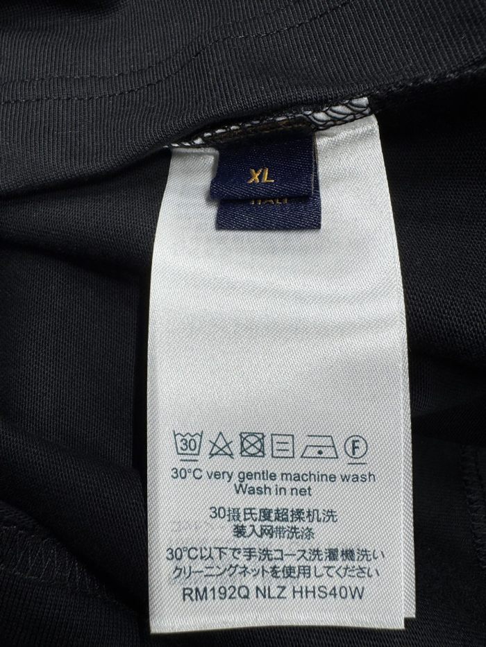 一目惚れ♪ 2026 ルイヴィトン 新作 半袖Tシャツ スーパーコピー