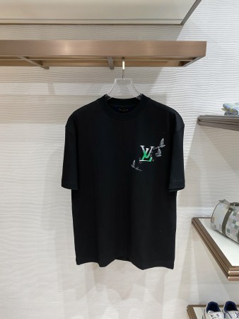 激安価格！2026 ルイヴィトン 新作 半袖Tシャツ スーパーコピー