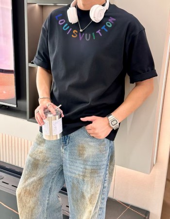 人気No1★ 2026 ルイヴィトン 新作 半袖Tシャツ 偽物