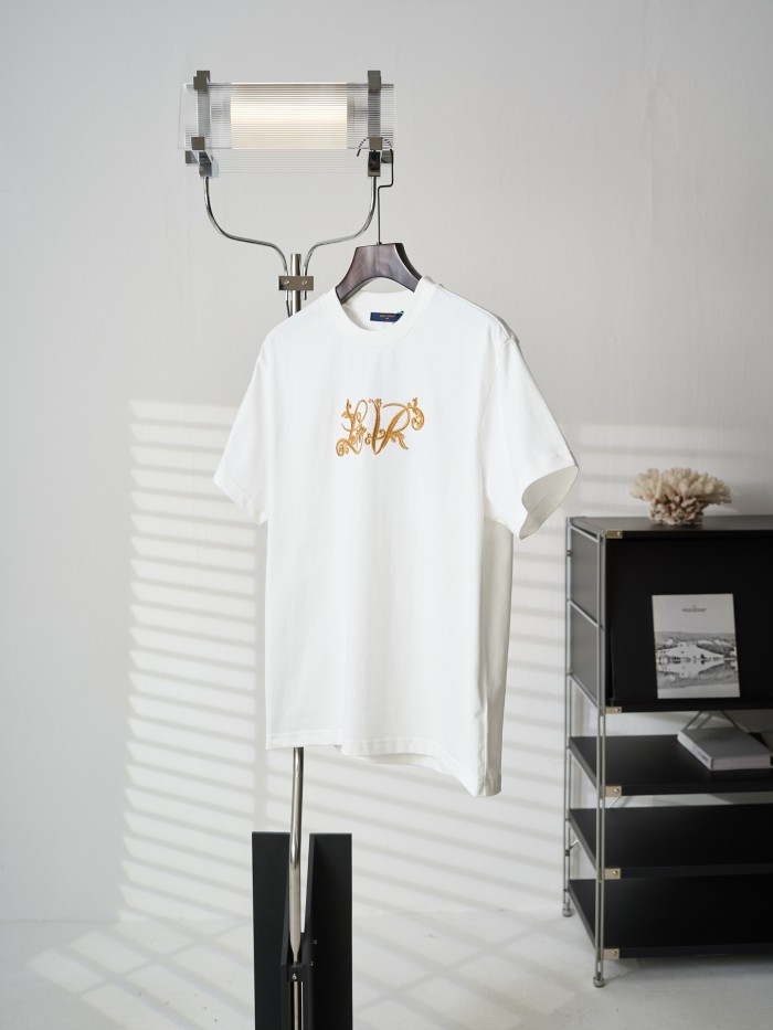 完売必至 2026 ルイヴィトン 新作 半袖Tシャツ スーパーコピー